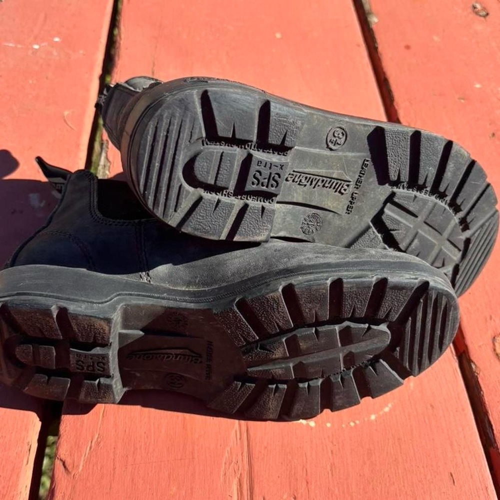 Blundstone Charcoal Suede Chelsea Boots - Picture 6 of 6